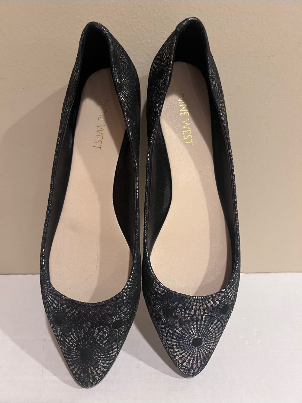 NEW Nine West Speakup Black Geometric Metallic Print Almond Toe Flats Slip On 7M